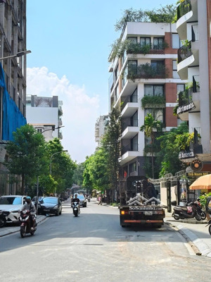 cho thuê nhà 5 tầng mặt phố tô ngọc vân quảng an tây hà nội: 