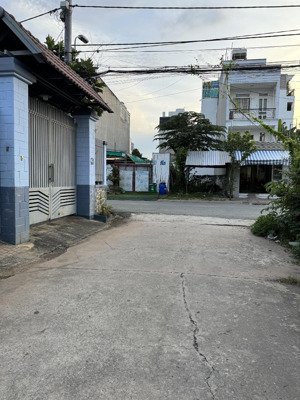 2 phòng trọ cho thuê tại gò cát phú hữu quận 9, dt 33m2 giá 1,6 triệu, 43m2 có máy lạnh giá 2 triệu