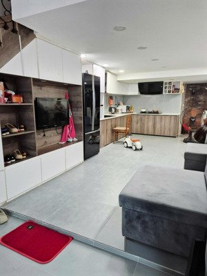 chỉ 5.9 tỷ tl, nhà 3 tầng, 3 pn, 4x11m, hẻm 922 cmt8, cư xá tân sơn hòa, phường 5, tân bình