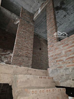 nhà phân lô 2 mặt ngõ, phạm văn đồng, dt 37m2, 5t, mt 4,3m, giá 5,58 tỷ, có thương lượng, xây thô