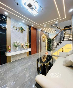 bán liền kề ngoại giao đoàn -tây hồ 70m ô tô đỗ quanh nhà