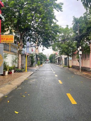 hàng hiếm nhà 1 trệt 2 lầu mt đường 185 - phước long b, quận 9