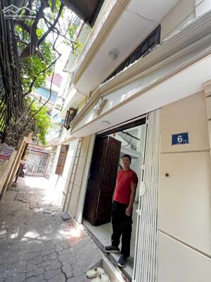 Chính chủ cho thuê nhà nguyên căn phố Bồ Đề 45m2, 3 tầng, giá 9,5 triệu.