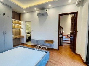 6.2 tỷ. nhà mới ở ngay. căn nhà 40m2 mặt tiền 3.8m x 5 tầng x 6pn. đường 3m, kiều mai - btl