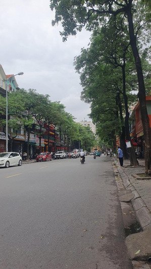 bán nhà mặt phố trung hòa, dòng tiền 200tr/ tháng, 150m, 98.5 tỷ