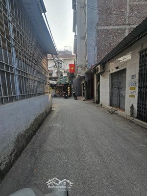 7.8 tỷ. chia lô - xây ccmn. mảnh đất 65m2. mặt tiền 6m. lô góc. đường 3m. ngõ 96 hòe thị - ntl