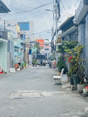 nhà c4 có 1 - 0 - 2 siêu tốt mặt tiền đường thông, 92/106m (4.6x23), chỉ 6.75 tỷ, hiệp phú, q9