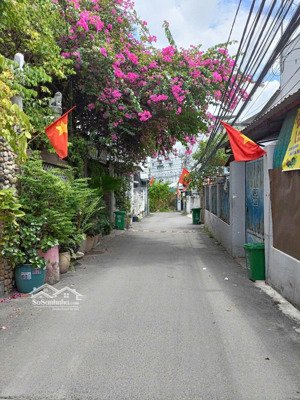 nhà 1 tầng căn góc 2 mặt hẻm - đường số 160 thủ đức - gác lửng 3pn - đang cho thuê ổn định