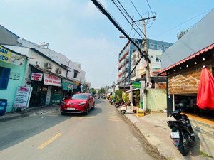 nhà cấp 4 hẻm xe hơi - tân phú a thủ đức - ngang 5.5m 2pn - chỗ đậu xe hơi - giá tốt trung tâm