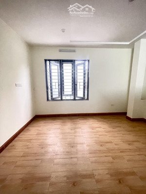 nhỉnh 6tỷ có nhà 6 tầng phố quan nhân mơi xây lô góc thoáng mát !