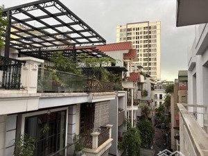 nhà 2 thoáng ngõ 6m nông 5 tầng ngay trung tâm nguyễn sơn bồ đề nghàn tiện ích 44m2 giá chỉ 10.9 tỷ