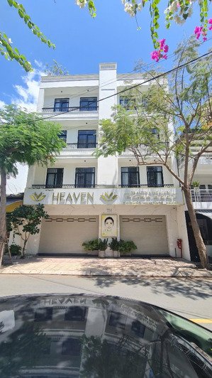 bán nhà mặt tiền hàn thuyên 220m2 ngang 12m giá tốt