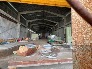 cho thuê kho 400m2 ,740m2,860m2 xa lộ hà nội , thủ đức ( gần quận 2 )