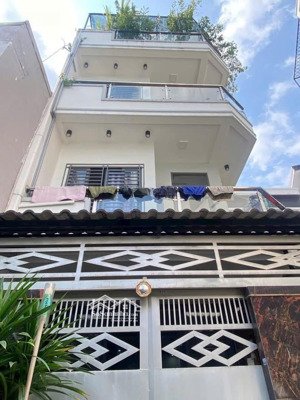 giảm giá bán nhanh nhà đỗ quang-thảo điền-q2, gần chợ thảo điền. 3tỷ450/79,3m2 dòng tiền 20tr/tháng