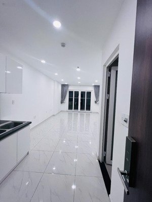 cho thuê căn hộ c/c richmond city ot 38,24m2 = 10tr5/tháng full nội thất, có ban công dài rộng