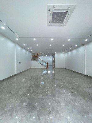 cho thuê shophouse tại lê nin, 40 triệu, 150m2, thương mại uy tín chỉ với 40 triệu vnd
