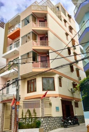 bán chdv mới xây, góc 2 mt ,đường trung tâm q bthạnh , 11 phòng ,5 tầng hdt 75 triệu/ giá 17.3 tỷ