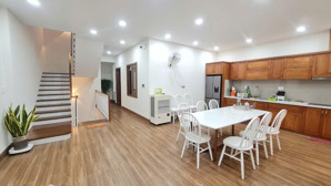 [ nhà 3 tầng mặt tiền hoa lư _ ngang 7,5m ] * cách biển trần phú : 700m giá : 20 tỷ