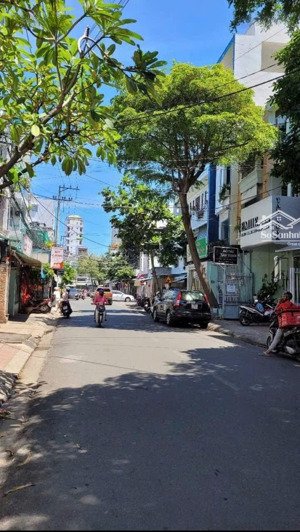 [ nhà 3 tầng trần bình trọng _ 2 mặt trước + sau ] * cách biển trần phú : 800m giá : 9,5 tỷ