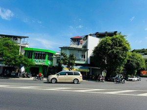 mặt tiền phạm văn đồng _ sát cf highlands ] * bên kia đường là biển trần phú giá : 8 tỷ 868 triệu