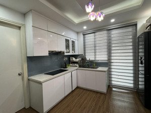 chính chủ bán căn 73m2, 2pn - 2vs. tầng trung full nội thất cực đẹp. cửa tb, ban công đn