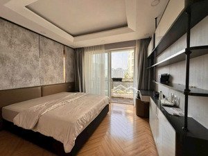 bán căn hộ riverpark residence dt 135m2,3pn, 2wc full nội thất giá thương lượng. lh 