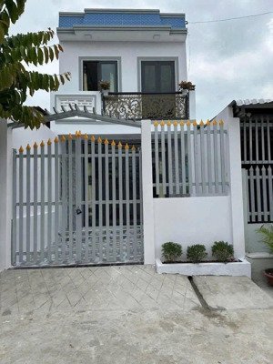 kẹt tiền a chủ ra gấp căn nhà trệt lửng dt115m2 mt đường nhựa ngay vòng xoay an lạc