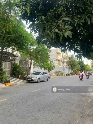 bán nhà 4 tầng mt đường số khu ciq4 ( dt: 5x16m ) 4pn, 5wc xe hơi đậu trong nhà