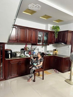 cần bán nhà 1 trệt 1 lửng chính chủ đường linh đông, thủ đức cũ