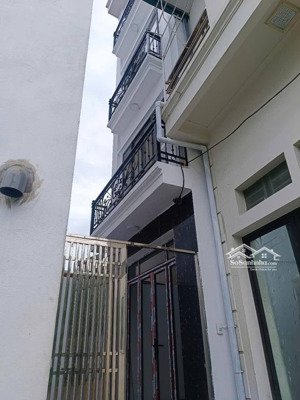 cc cần bán nhà dân xây độc lập 37m2x 4t oto đỗ đầu ngõ cách ql21b chỉ 200m