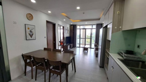 căn hộ 3 phòng ngủ, full nội thất cao cấp, phòng có bạn công, thông thoáng, mới, sạch sẽ giá tốt