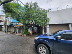 mtkd đường số 5, p17 ngay cc an lộc. 3,7m x 22m trệt 2pn có mặt bằng kd. giá 12 triệu/th
