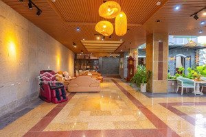 ( vip) villa 2 tầng- dt 300m- ngang 18m- dòng tiền 150tr/ tháng - mặt tiền trần duy chiến- sơn trà.