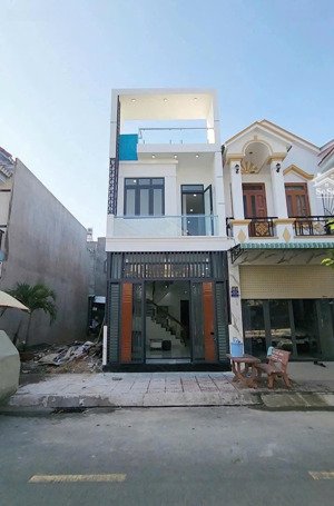 bán nhà đẹp hiện đại trong khu dân cư đồng bộ