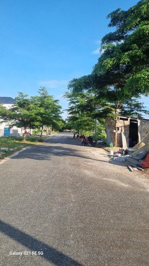 cần bán đường 7m5 khu đô thị phú mỹ an, gần fpt ,sông cổ cò , giá nhỉnh 4 tỷ dt 106m , sạch đẹp