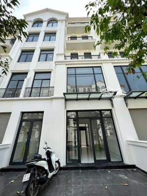 bán căn nhà phố 84m2 ngay trục đường hot nhất vhgp 20,7 tỷ bao thuế phí