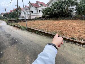 bán hơn 70m đất sổ đỏ xã Tiến Xuân ngay cổng trường đại học Quốc Gia