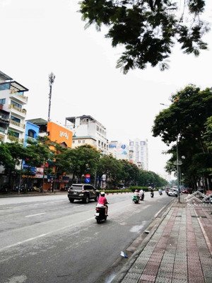mặt phố vip nguyễn văn cừ dòng tiền đều đặn 120tr/tháng toà 80 m2 8 tầng thang máy