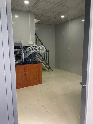 cho thuê phòng trọ 1 trệt 1 lầu, có ban công riêng