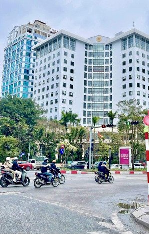 đào tấn - lô góc - 6 tầng - mặt tiền to - ngõ nông thông nhà đẹp, gần lotte - daewoo - metropolit