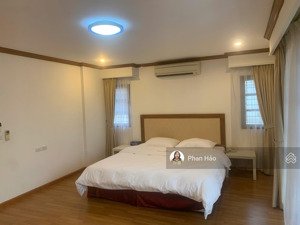 cho thuê villa oriental palace 33 tây hồ, hn. dt 540m2 gồm 4 phòng, 3vs. giá 250tr/th. làm vp, để ở