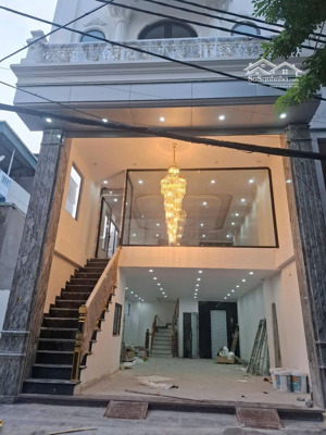 chính chủ bán nhà 6 tầng, 2 mặt thoáng, có thang máy tại phố trạm long biên