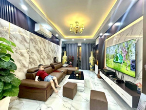 2 tỷ nhỉnh có ngay siêu phẩm trương định - diện tích 30m2 - 4m mặt tiền - đầu tư hay ở đều hợp lí