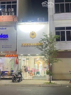 mt nc ngay hai chiều võ văn tần, p. 5, q3. trống suốt 2 lầu đẹp