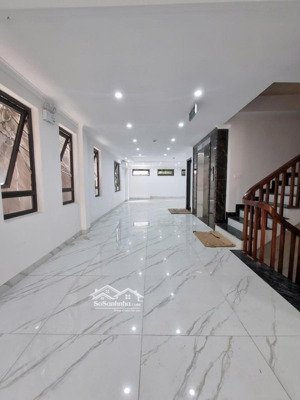 lô góc thang máy ô tô tránh dòng tiền 125tr/tháng phố lạc long quân 130m2 x 9t, giá 51.5 tỷ
