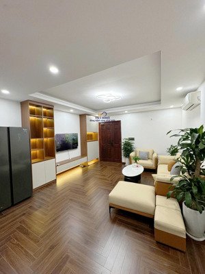 bán căn 3pn - 93m2, view sông hồng cầu vĩnh tuy, giá bán 6,15 tỷ có gia lộc. lh 
