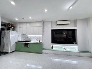 bán nhà mặt phố hoàng cầu 105m2 vỉa hè đá bóng 32 tỷ đống đa hà nội