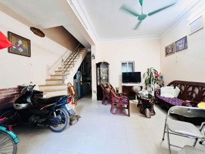 bán gấp nhà tại nghĩa đô, cầu giấy, hà nội, nhà 3 mặt thoáng 11 tỷ, 61m2. gần phố trần cung