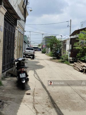 hẻm xe tải tránh thông tứ tung _ tương lai 2 mặt tiền _ diện tích khủng 250m _ cách mặt tiền 3 căn.