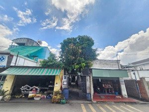 bán dãy trọ gần kdc vietsing, dt 150m2 gồm 1kiot 8 phòng trọ thu nhập 16 tr/ tháng sổ sẵn, chủ ngộp